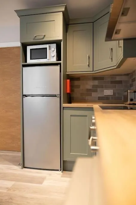 Newly Renovated 1 Bedroom Flat Close To Queens - 1 Belfast 0*,  Wielka Brytania