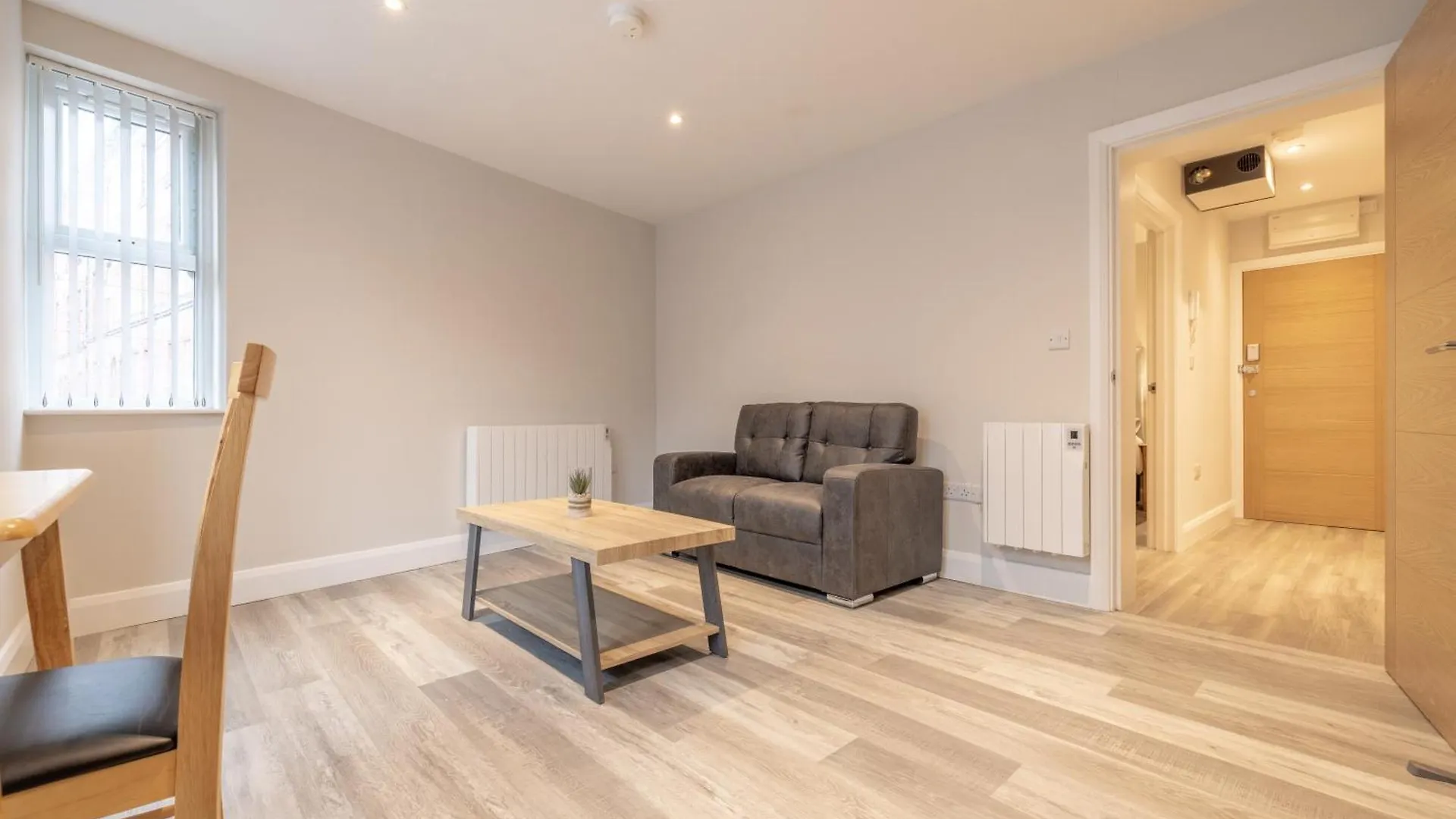 Newly Renovated 1 Bedroom Flat Close To Queens - 1 Belfast 0*,  Wielka Brytania